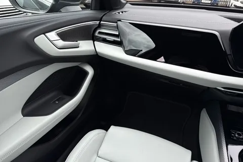 PJ25JXO Audi A5 Avant S line TFSI 150 PS S tronic Thumbnail #20