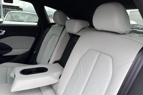 PJ25JXO Audi A5 Avant S line TFSI 150 PS S tronic Thumbnail #33