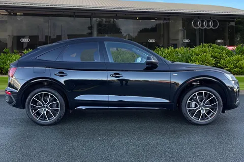 GX74VWP Audi Q5 Black Edition 50 TFSI e quattro 299 PS S tronic Thumbnail #4