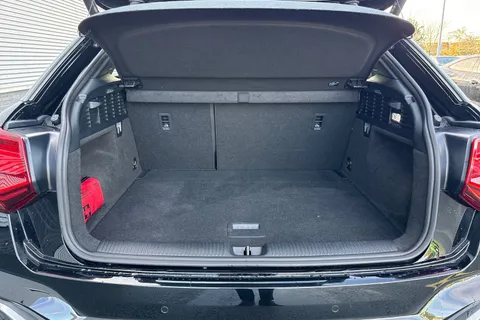 LV72DHP Audi Q2 S line 35 TFSI  150 PS S tronic Thumbnail #8