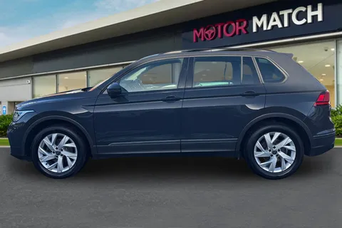 DA22ZWH Volkswagen Tiguan 1.5 TSI Life DSG Euro 6 (s/s) 5dr Thumbnail #4