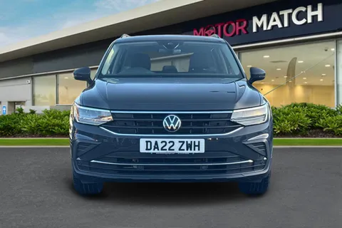 DA22ZWH Volkswagen Tiguan 1.5 TSI Life DSG Euro 6 (s/s) 5dr Thumbnail #6