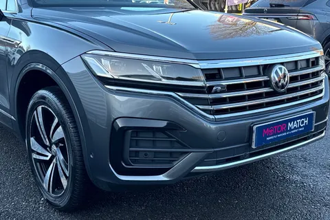 DA19SDX Volkswagen Touareg 3.0 TDI V6 R-Line Tech Tiptronic 4Motion Euro 6 (s/s) 5dr Thumbnail #9