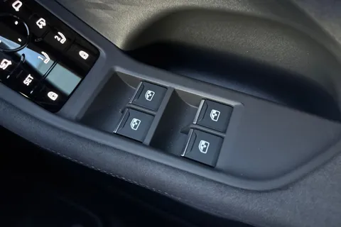 DT25KAJ Audi A5 Avant Edition 1 TFSI 150 PS S tronic Thumbnail #44