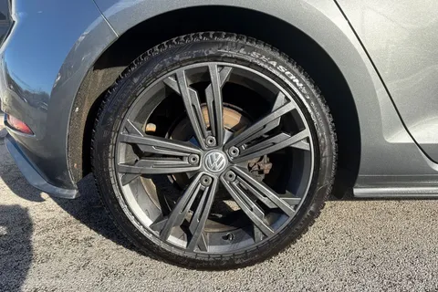 10 of 63 for Volkswagen Golf 2.0 TDI GTD Euro 6 (s/s) 5dr