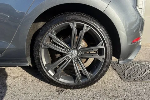 13 of 63 for Volkswagen Golf 2.0 TDI GTD Euro 6 (s/s) 5dr