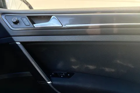 21 of 63 for Volkswagen Golf 2.0 TDI GTD Euro 6 (s/s) 5dr