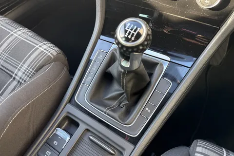 23 of 63 for Volkswagen Golf 2.0 TDI GTD Euro 6 (s/s) 5dr