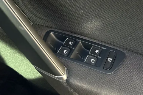 50 of 63 for Volkswagen Golf 2.0 TDI GTD Euro 6 (s/s) 5dr