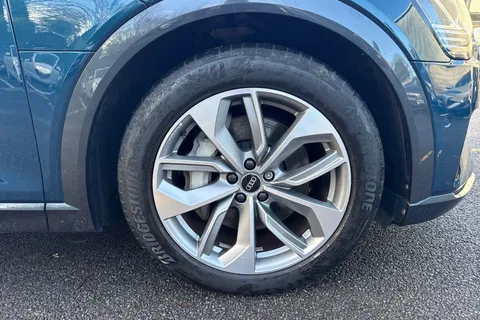 23 of 54 for Audi e-tron 50 Technik Auto quattro 5dr 71.2kWh (11kW Charger)