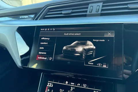 27 of 54 for Audi e-tron 50 Technik Auto quattro 5dr 71.2kWh (11kW Charger)