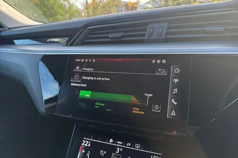 46 of 54 for Audi e-tron 50 Technik Auto quattro 5dr 71.2kWh (11kW Charger)