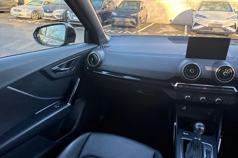 PK70RYZ Audi Q2 2.0 TFSI 40 Black Edition S Tronic quattro Euro 6 (s/s) 5dr Thumbnail #16