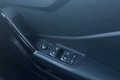 PK70RYZ Audi Q2 2.0 TFSI 40 Black Edition S Tronic quattro Euro 6 (s/s) 5dr Thumbnail #19