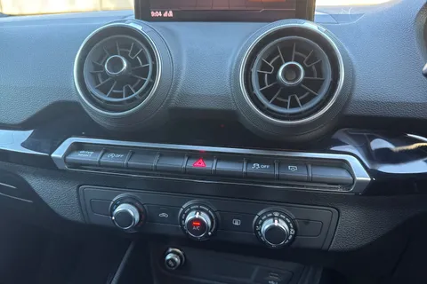 PK70RYZ Audi Q2 2.0 TFSI 40 Black Edition S Tronic quattro Euro 6 (s/s) 5dr Thumbnail #20