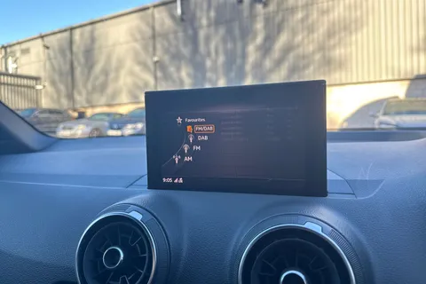 PK70RYZ Audi Q2 2.0 TFSI 40 Black Edition S Tronic quattro Euro 6 (s/s) 5dr Thumbnail #33