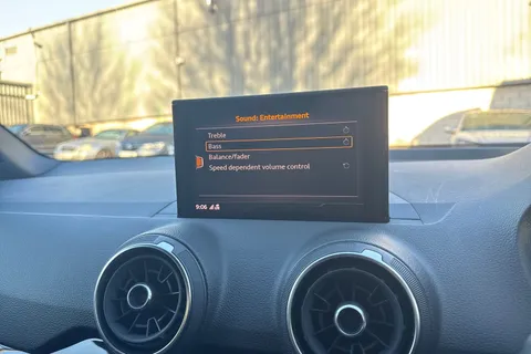 PK70RYZ Audi Q2 2.0 TFSI 40 Black Edition S Tronic quattro Euro 6 (s/s) 5dr Thumbnail #35