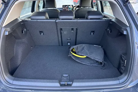 DF25AOR Volkswagen Golf 1.5 TSI 204 Style eHybrid 5dr DSG | ACC | Navigation Thumbnail #7