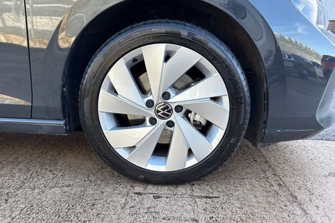 DF25AOR Volkswagen Golf 1.5 TSI 204 Style eHybrid 5dr DSG | ACC | Navigation Thumbnail #13