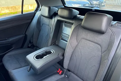 DF25AOR Volkswagen Golf 1.5 TSI 204 Style eHybrid 5dr DSG | ACC | Navigation Thumbnail #19