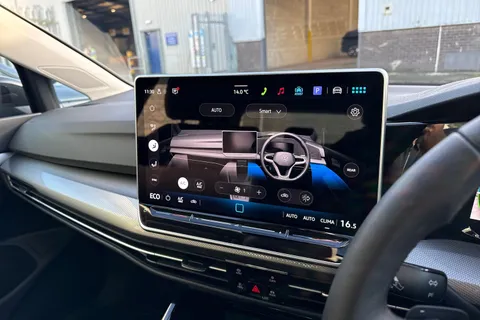 DF25AOR Volkswagen Golf 1.5 TSI 204 Style eHybrid 5dr DSG | ACC | Navigation Thumbnail #22