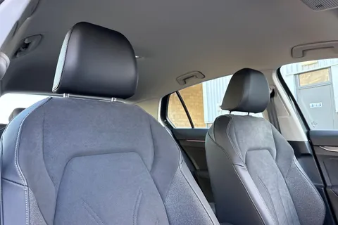 DF25AOR Volkswagen Golf 1.5 TSI 204 Style eHybrid 5dr DSG | ACC | Navigation Thumbnail #24
