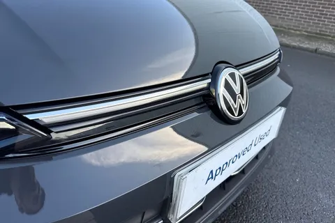 DF25AOR Volkswagen Golf 1.5 TSI 204 Style eHybrid 5dr DSG | ACC | Navigation Thumbnail #25