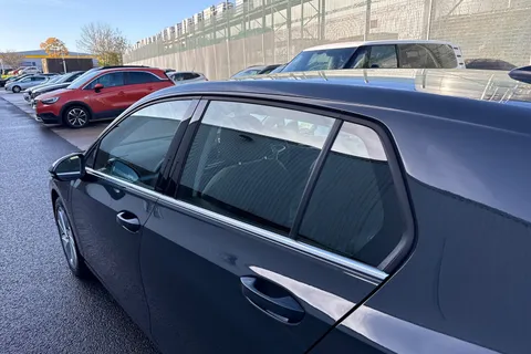 DF25AOR Volkswagen Golf 1.5 TSI 204 Style eHybrid 5dr DSG | ACC | Navigation Thumbnail #27