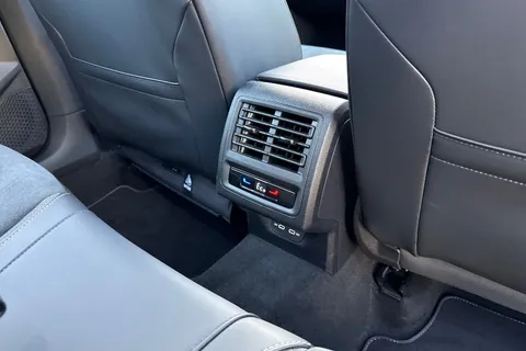 DF25AOR Volkswagen Golf 1.5 TSI 204 Style eHybrid 5dr DSG | ACC | Navigation Thumbnail #29