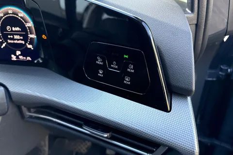 DF25AOR Volkswagen Golf 1.5 TSI 204 Style eHybrid 5dr DSG | ACC | Navigation Thumbnail #30