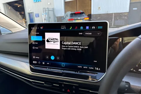 DF25AOR Volkswagen Golf 1.5 TSI 204 Style eHybrid 5dr DSG | ACC | Navigation Thumbnail #38