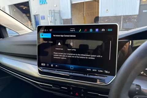 DF25AOR Volkswagen Golf 1.5 TSI 204 Style eHybrid 5dr DSG | ACC | Navigation Thumbnail #40