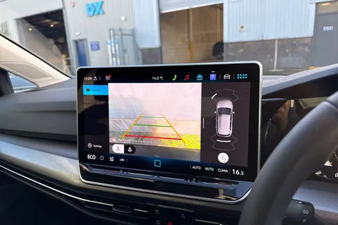 DF25AOR Volkswagen Golf 1.5 TSI 204 Style eHybrid 5dr DSG | ACC | Navigation Thumbnail #41