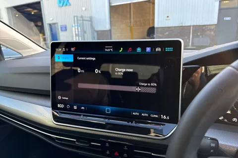 DF25AOR Volkswagen Golf 1.5 TSI 204 Style eHybrid 5dr DSG | ACC | Navigation Thumbnail #42