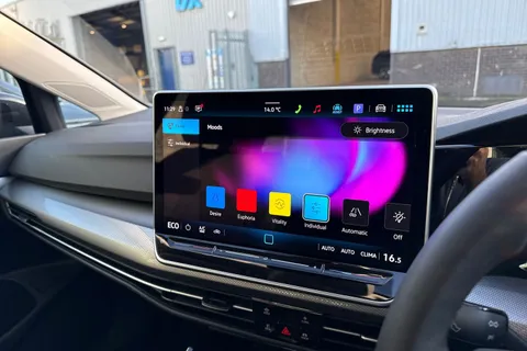 DF25AOR Volkswagen Golf 1.5 TSI 204 Style eHybrid 5dr DSG | ACC | Navigation Thumbnail #46