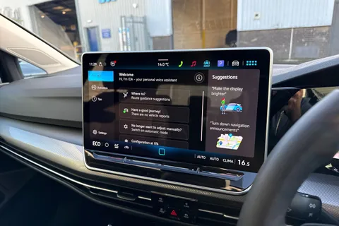 DF25AOR Volkswagen Golf 1.5 TSI 204 Style eHybrid 5dr DSG | ACC | Navigation Thumbnail #48