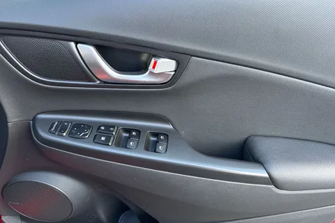 BG72AEM Hyundai Kona 1.6 h-GDi Ultimate DCT Euro 6 (s/s) 5dr Thumbnail #19