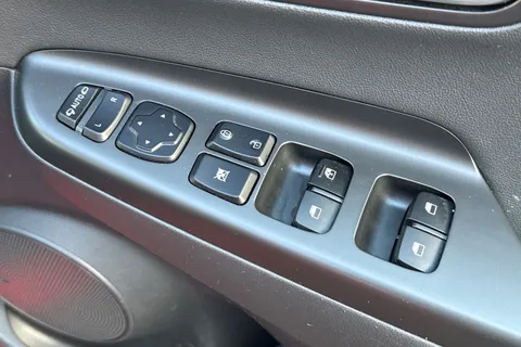 BG72AEM Hyundai Kona 1.6 h-GDi Ultimate DCT Euro 6 (s/s) 5dr Thumbnail #30