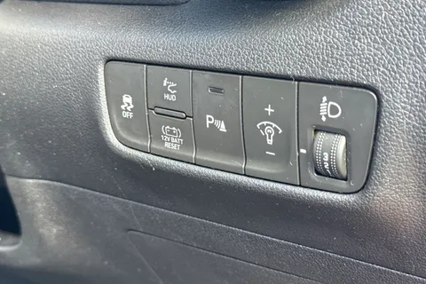 BG72AEM Hyundai Kona 1.6 h-GDi Ultimate DCT Euro 6 (s/s) 5dr Thumbnail #39