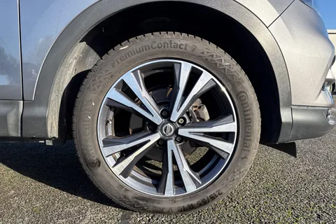 YT70HXD Nissan Qashqai 1.3 DIG-T N-Connecta DCT Auto Euro 6 (s/s) 5dr Thumbnail #8