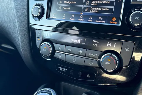 YT70HXD Nissan Qashqai 1.3 DIG-T N-Connecta DCT Auto Euro 6 (s/s) 5dr Thumbnail #20