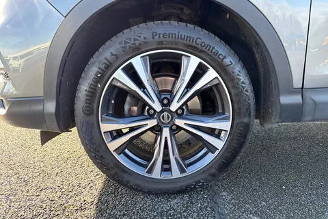 YT70HXD Nissan Qashqai 1.3 DIG-T N-Connecta DCT Auto Euro 6 (s/s) 5dr Thumbnail #24