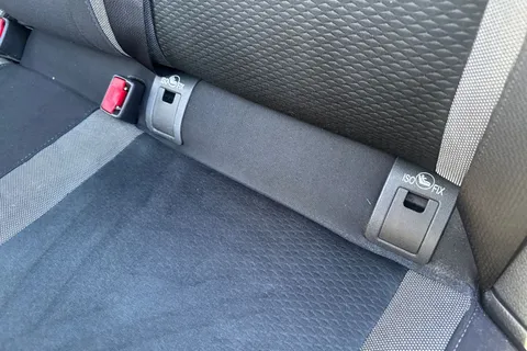 YT70HXD Nissan Qashqai 1.3 DIG-T N-Connecta DCT Auto Euro 6 (s/s) 5dr Thumbnail #32