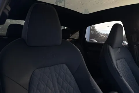 KY25EFM Audi A6 Saloon 2.0 TDI Launch Edition Plus Saloon 4dr Diesel S Tronic quattro Euro 6 (s/s) (204 ps) Thumbnail #21