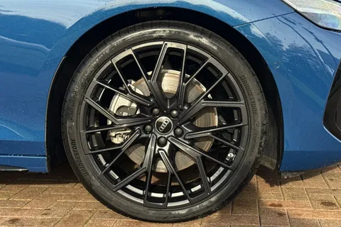 KY25EFM Audi A6 Saloon 2.0 TDI Launch Edition Plus Saloon 4dr Diesel S Tronic quattro Euro 6 (s/s) (204 ps) Thumbnail #24