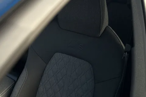 KY25EFM Audi A6 Saloon 2.0 TDI Launch Edition Plus Saloon 4dr Diesel S Tronic quattro Euro 6 (s/s) (204 ps) Thumbnail #33