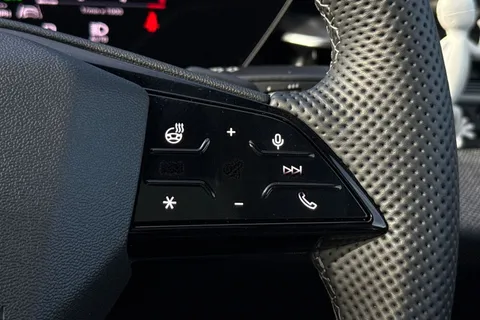 KY25EFM Audi A6 Saloon 2.0 TDI Launch Edition Plus Saloon 4dr Diesel S Tronic quattro Euro 6 (s/s) (204 ps) Thumbnail #38