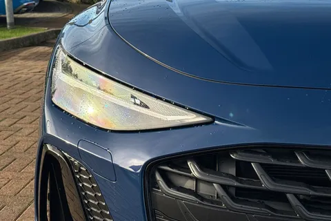 KY25EFM Audi A6 Saloon 2.0 TDI Launch Edition Plus Saloon 4dr Diesel S Tronic quattro Euro 6 (s/s) (204 ps) Thumbnail #55