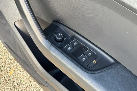 PJ72BRV Audi A1 1.0 TFSI 30 Sport Sportback Euro 6 (s/s) 5dr Thumbnail #22