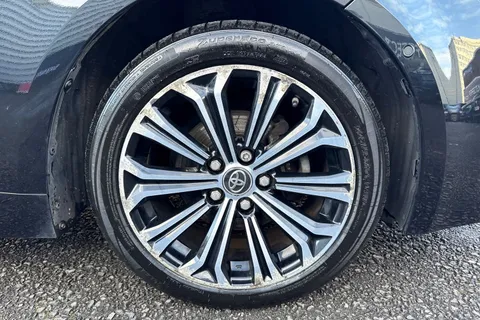 WV69HBC Toyota Corolla 1.8 VVT-h Design CVT Euro 6 (s/s) 5dr Thumbnail #7